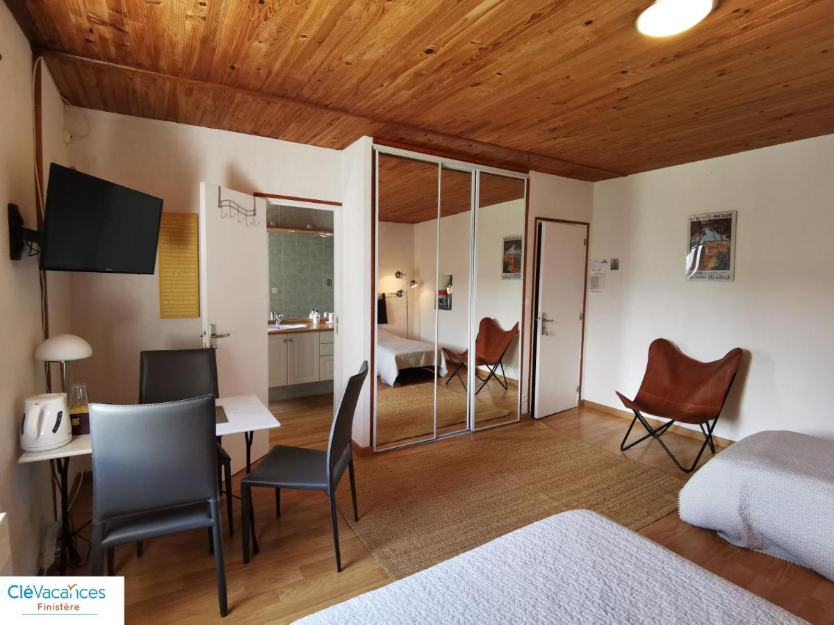 Bed and Breakfast Au Jardin De Creachavel Cléder Exterior foto